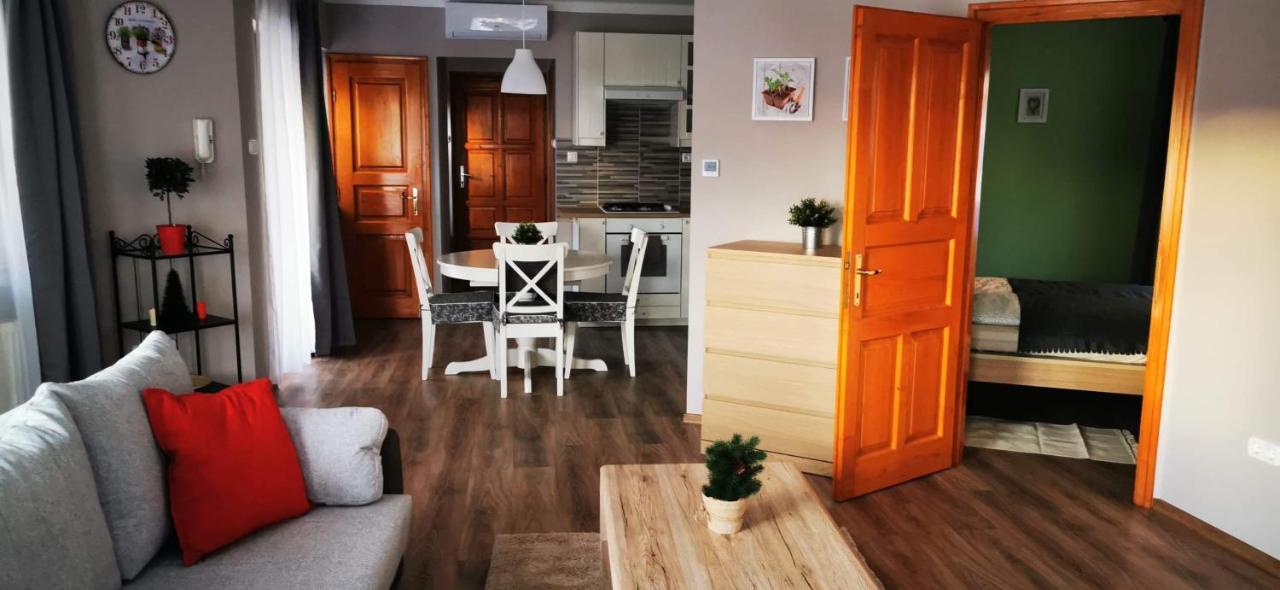 Pannonia Apartman Естергом Екстериор снимка