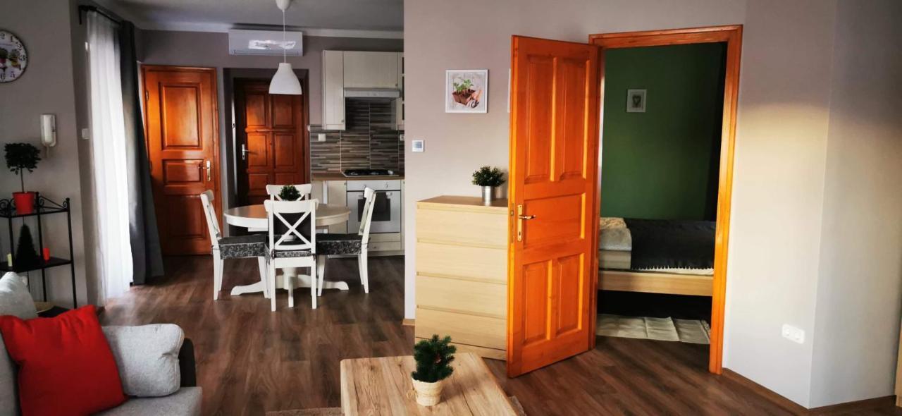 Pannonia Apartman Естергом Екстериор снимка