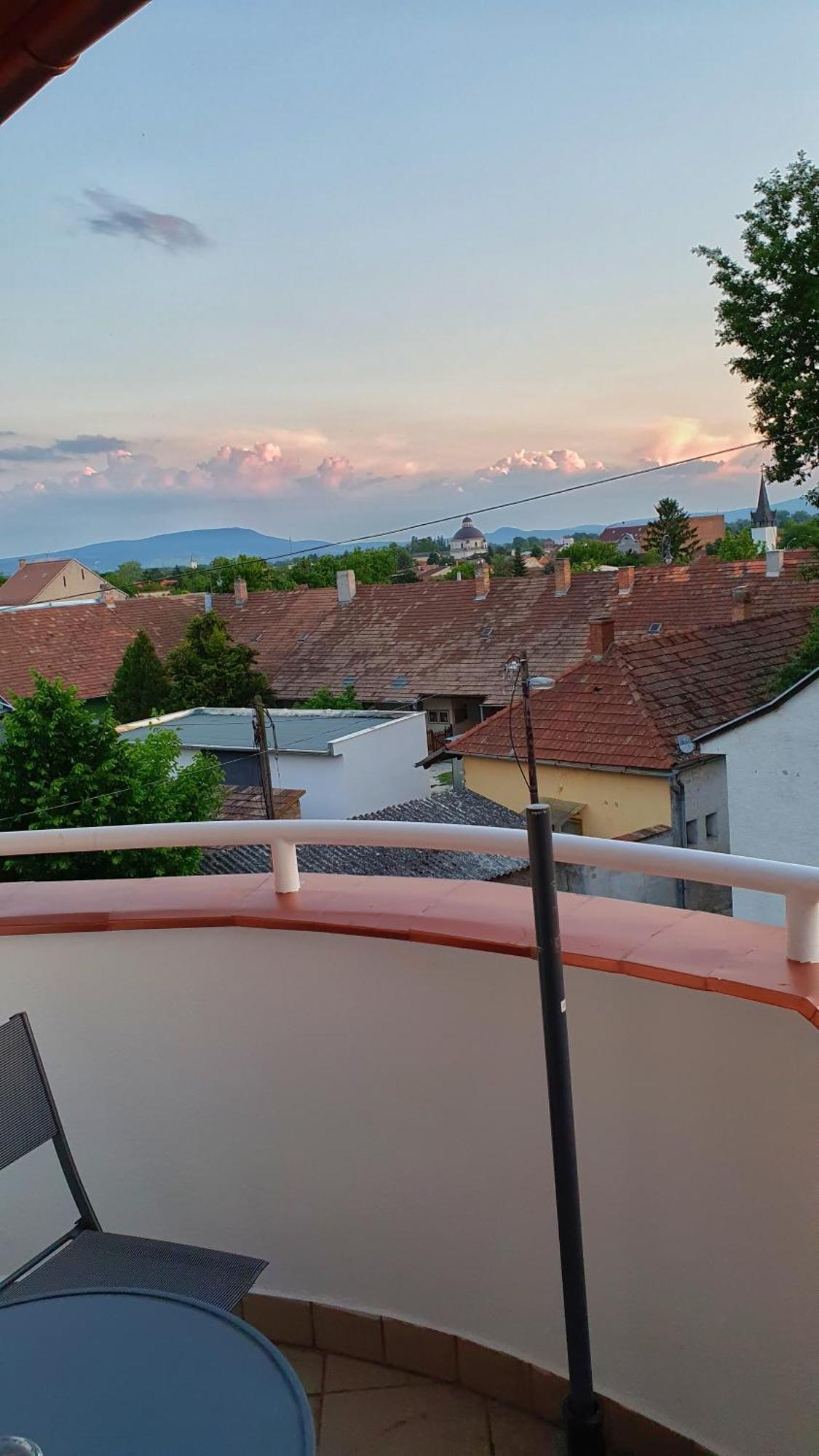 Pannonia Apartman Естергом Стая снимка