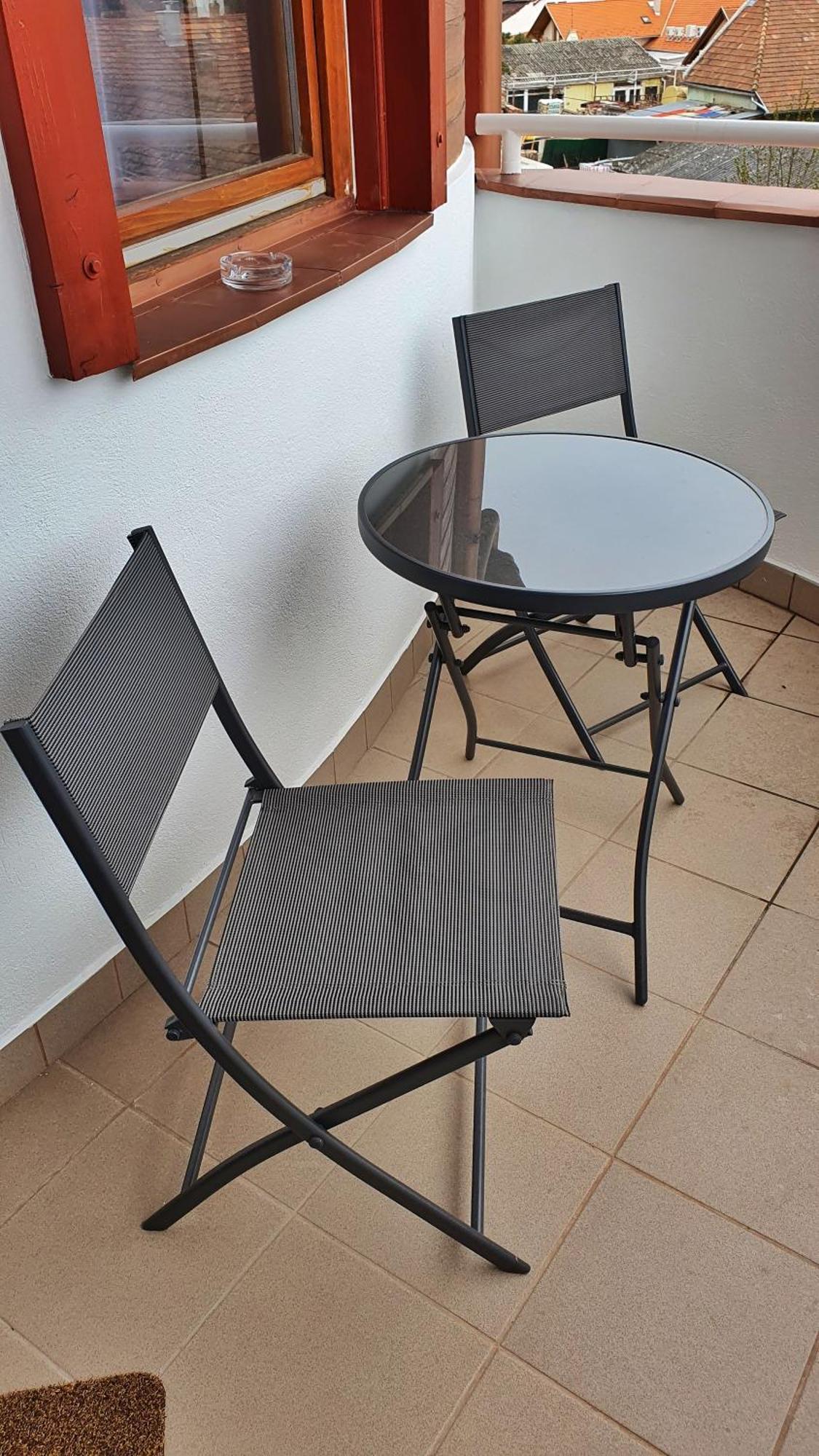 Pannonia Apartman Естергом Стая снимка