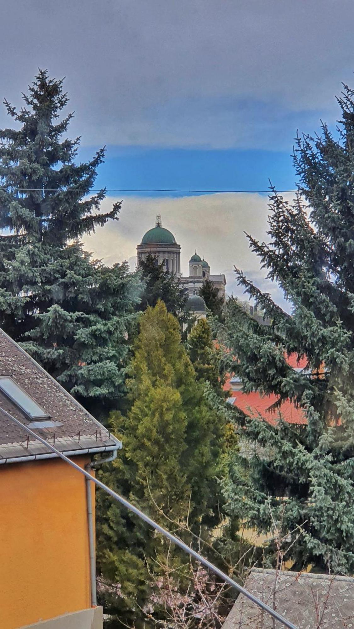 Pannonia Apartman Естергом Стая снимка