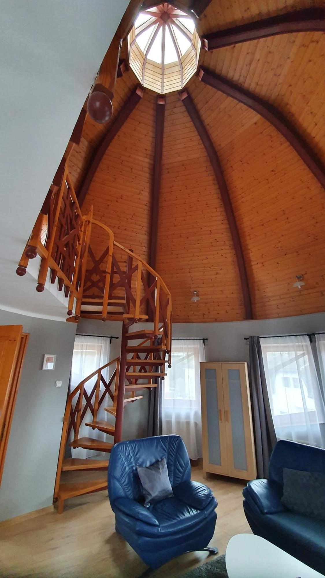 Pannonia Apartman Естергом Стая снимка
