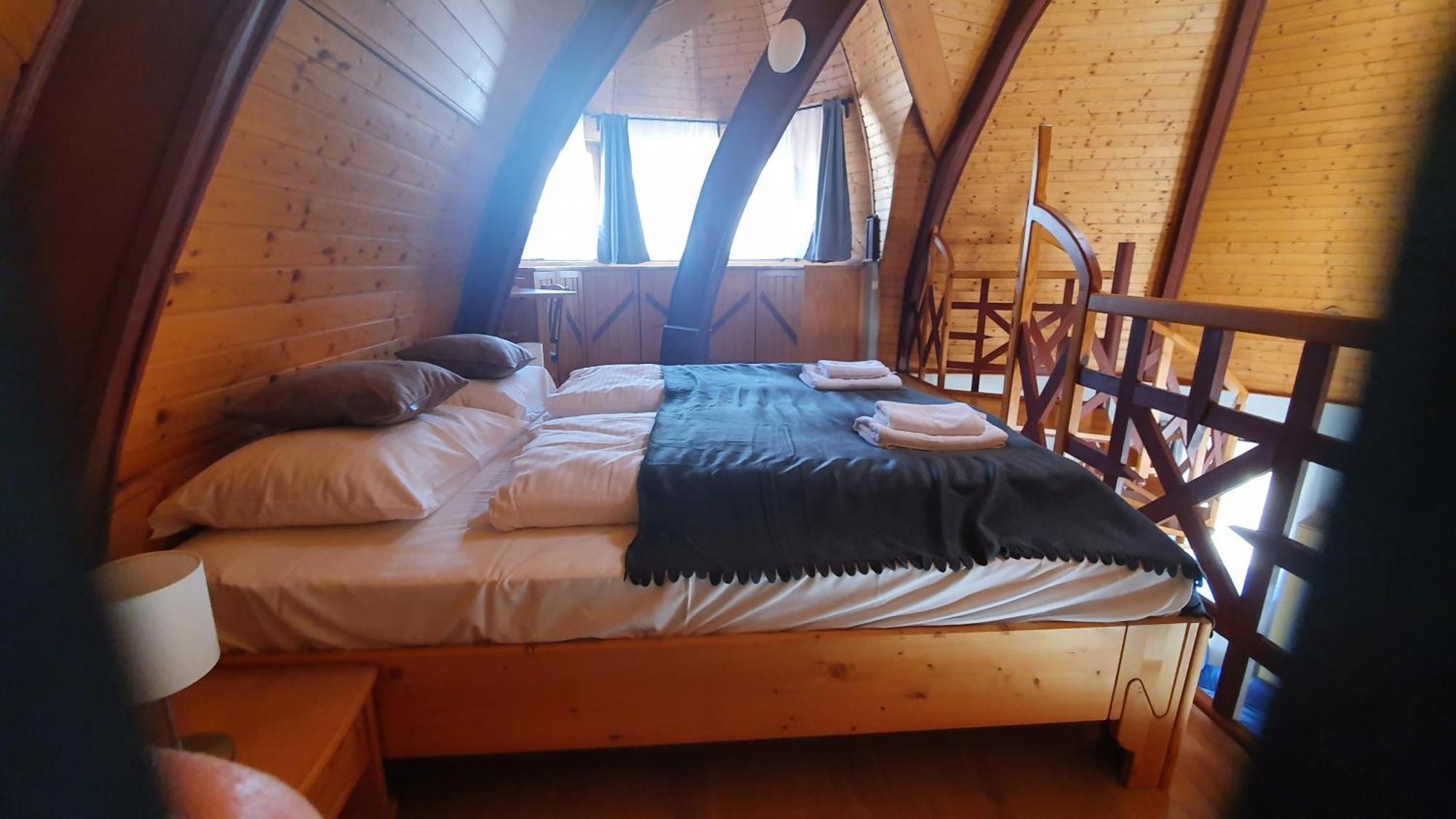Pannonia Apartman Естергом Стая снимка