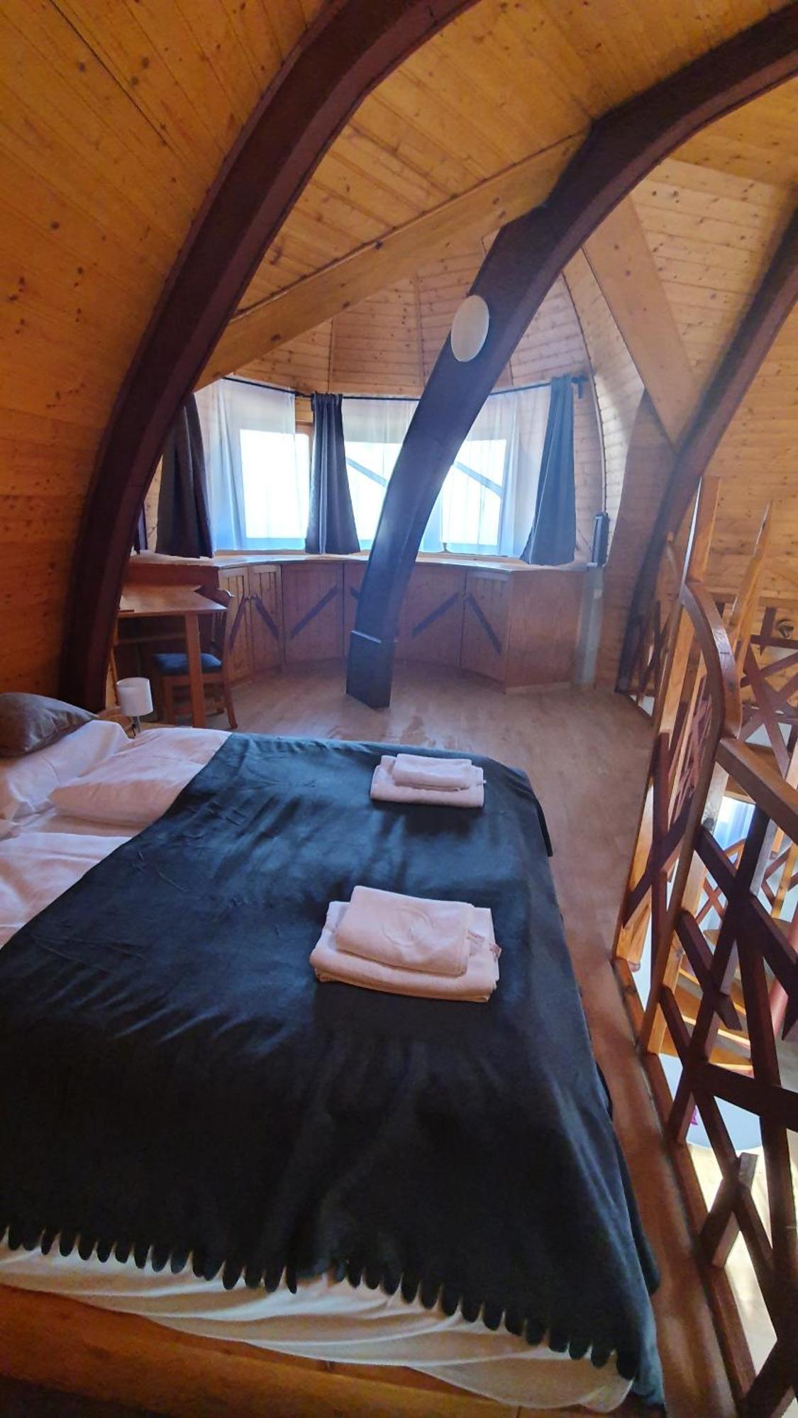 Pannonia Apartman Естергом Стая снимка